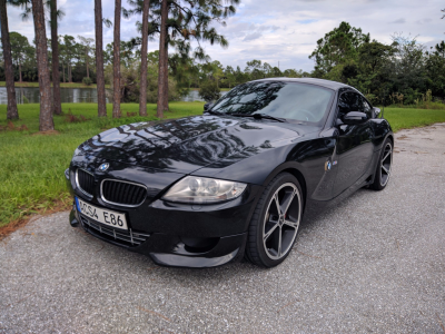 BMW z4 Black Coupe