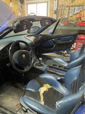 2000 BMW M Roadster in Estoril Blue Metallic over Estoril Blue & Black Nappa