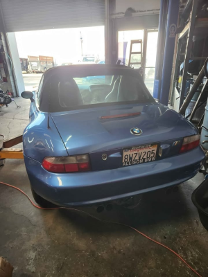2000 BMW M Roadster in Estoril Blue Metallic over Estoril Blue & Black Nappa