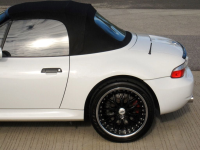 1999 BMW M Roadster in Alpine White 3 over Imola Red & Black Nappa