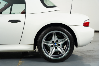 2002 BMW M Roadster in Alpine White 3 over Imola Red & Black Nappa
