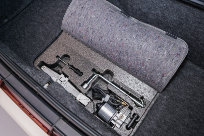 1995 Acura NSX in Grand Prix White over Red