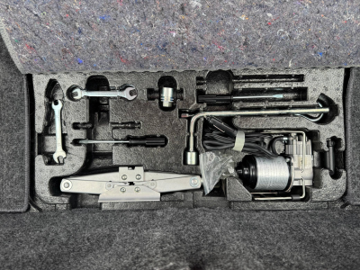 2005 Acura NSX in New Formula Red over Tan