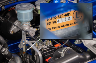 2004 Acura NSX in Long Beach Blue over Tan