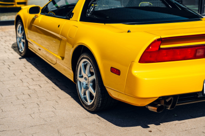 2000 Acura NSX in Spa Yellow over Black