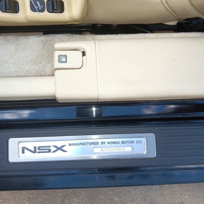 1992 Acura NSX in Berlina Black over Ivory