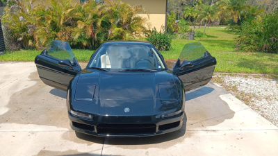 1992 Acura NSX in Berlina Black over Ivory