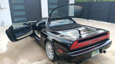 1992 Acura NSX in Berlina Black over Ivory