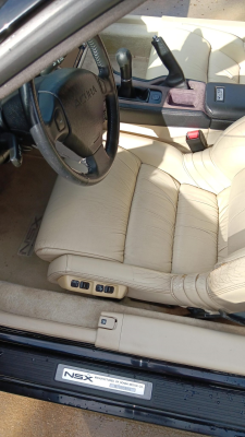 1992 Acura NSX in Berlina Black over Ivory
