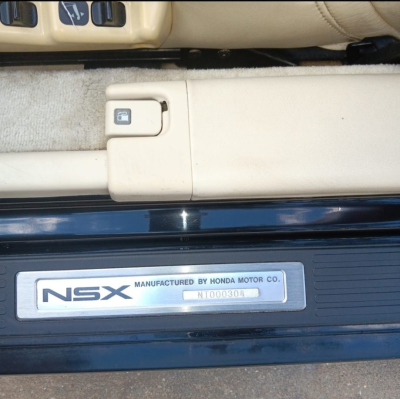 1992 Acura NSX in Berlina Black over Ivory