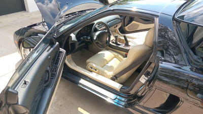 1992 Acura NSX in Berlina Black over Ivory