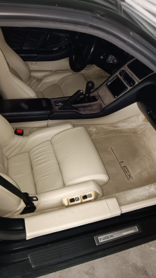 1992 Acura NSX in Berlina Black over Ivory