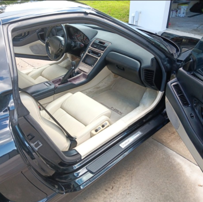 1992 Acura NSX in Berlina Black over Ivory