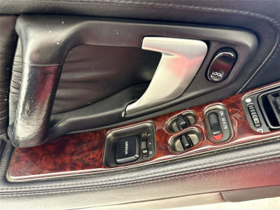 1995 Acura NSX in Formula Red over Black