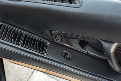 1995 Acura NSX in Berlina Black over Tan