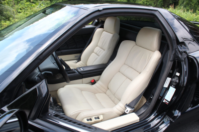 1991 Acura NSX in Berlina Black over Ivory