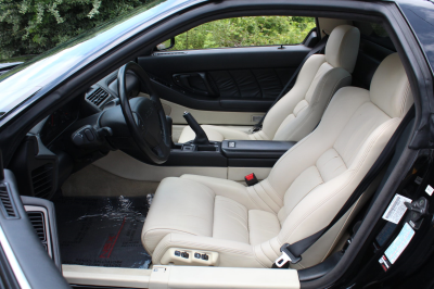 1991 Acura NSX in Berlina Black over Ivory