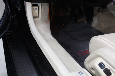 1991 Acura NSX in Berlina Black over Ivory