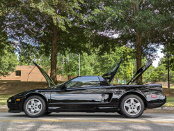 1991 Acura NSX in Berlina Black over Ivory