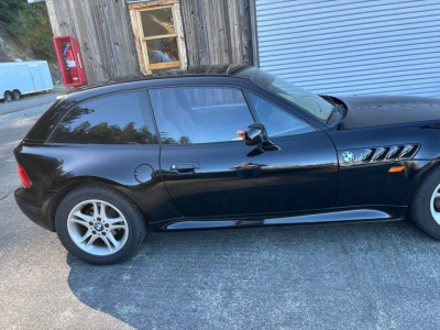 1999 BMW Z3 Coupe in Jet Black 2 over E36 Sand Beige