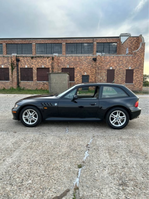 1999 BMW Z3 Coupe in Jet Black 2 over E36 Sand Beige