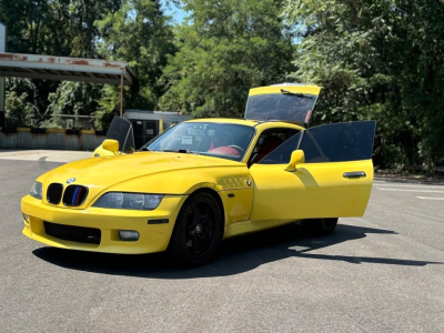 2001 BMW Z3 Coupe in Dakar Yellow 2 over Extended Dream Red