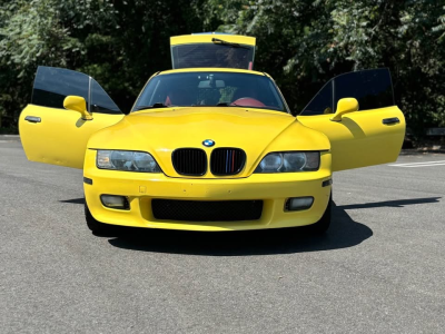 2001 BMW Z3 Coupe in Dakar Yellow 2 over Extended Dream Red